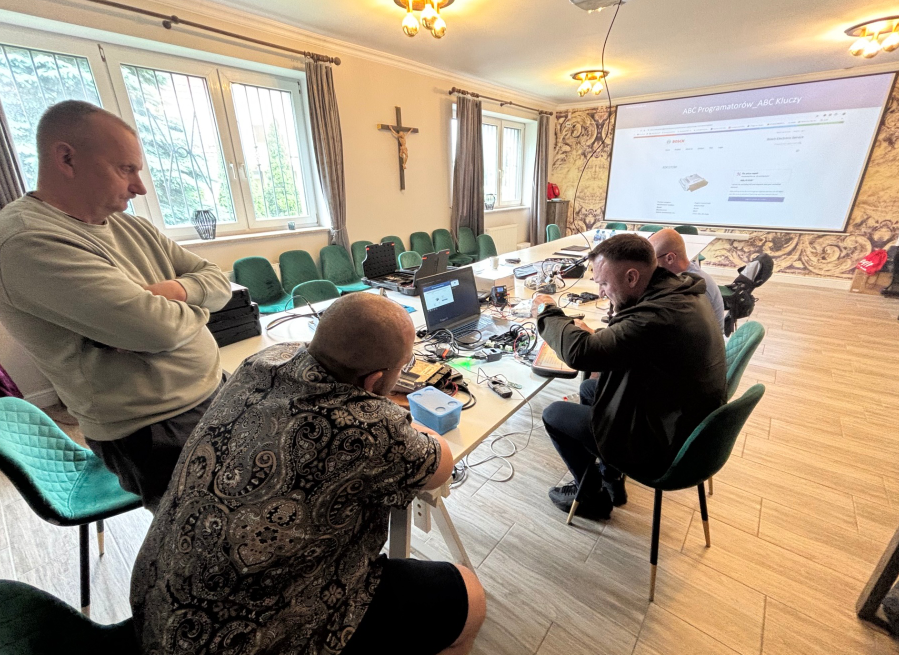 Zajęcia ABC Programatorów i ABC Kluczy podczas kursu pracownik zabezpieczenia technicznego